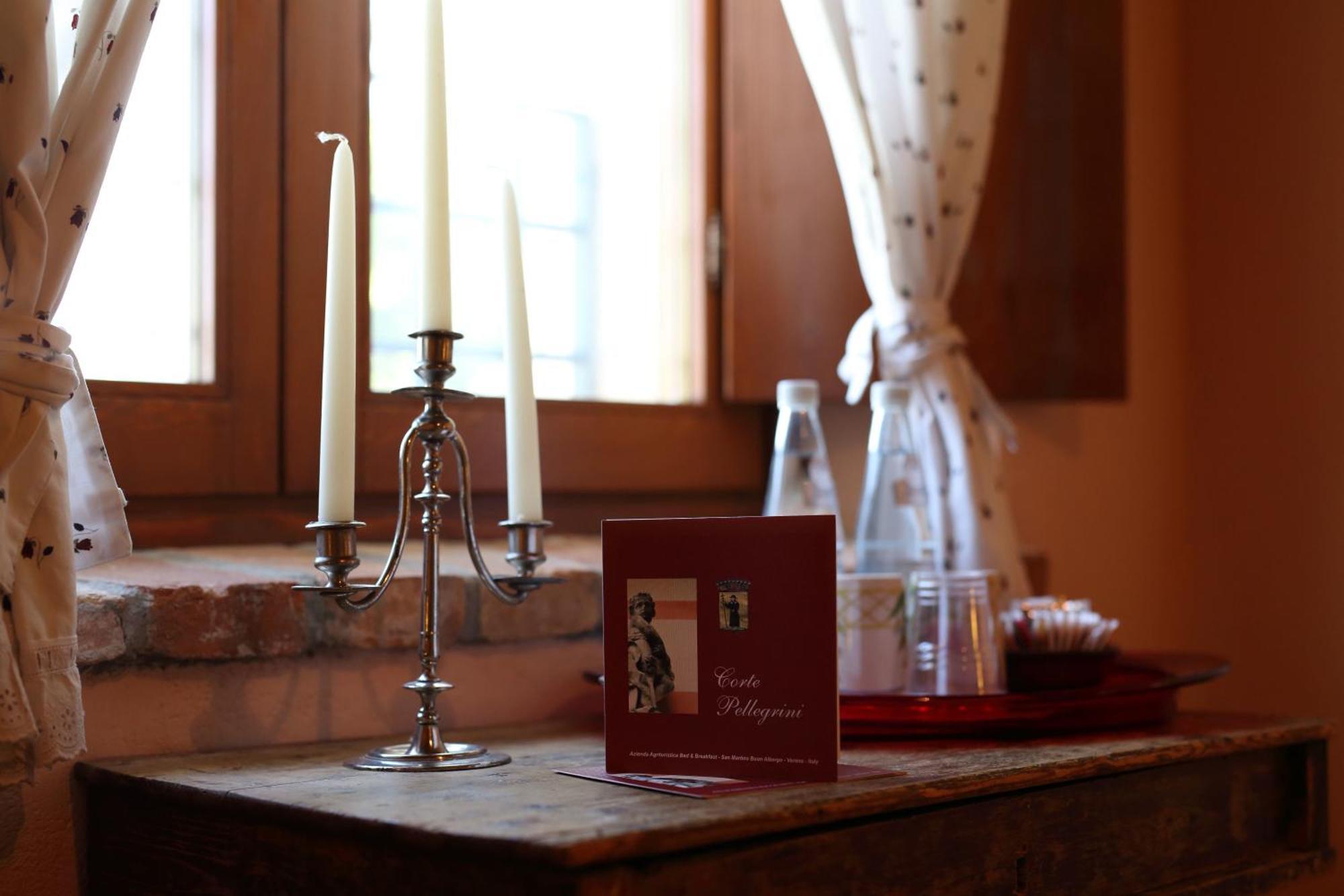Agriturismo Corte Pellegrini سان مارتينو بون ألبرغو الغرفة الصورة