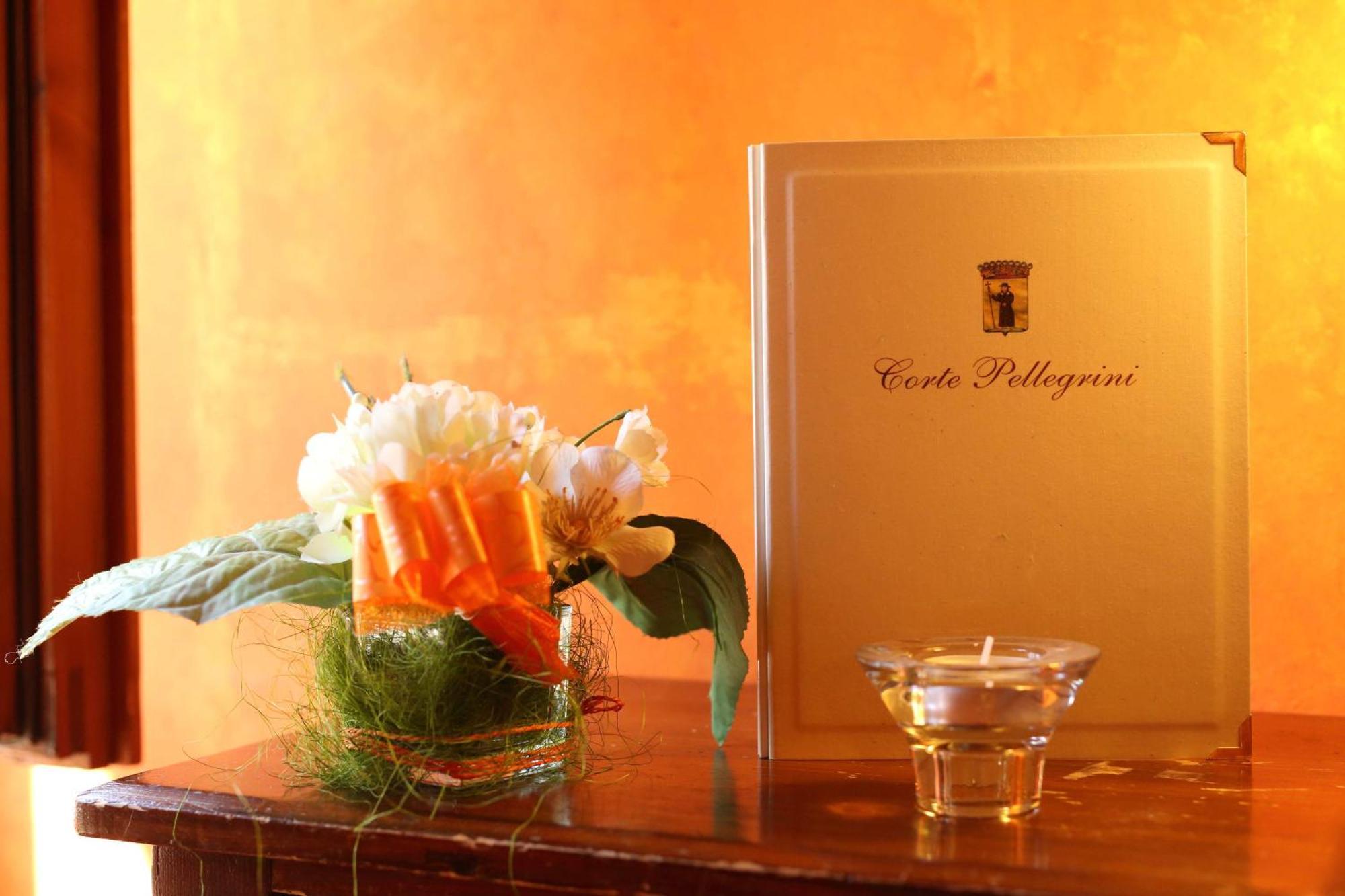 Agriturismo Corte Pellegrini سان مارتينو بون ألبرغو الغرفة الصورة