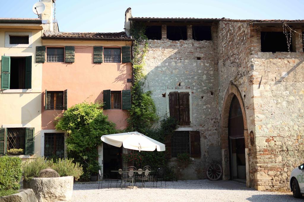 Agriturismo Corte Pellegrini سان مارتينو بون ألبرغو المظهر الخارجي الصورة